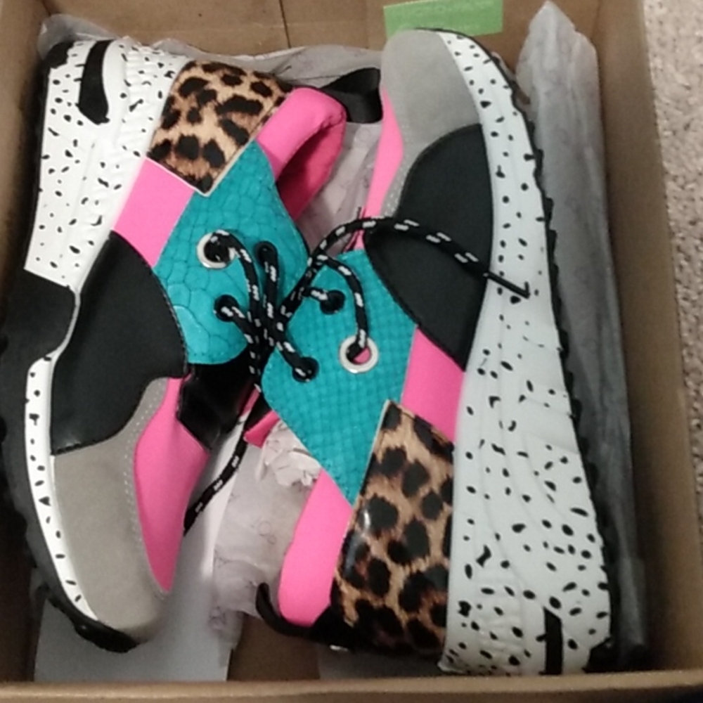 Sneakers